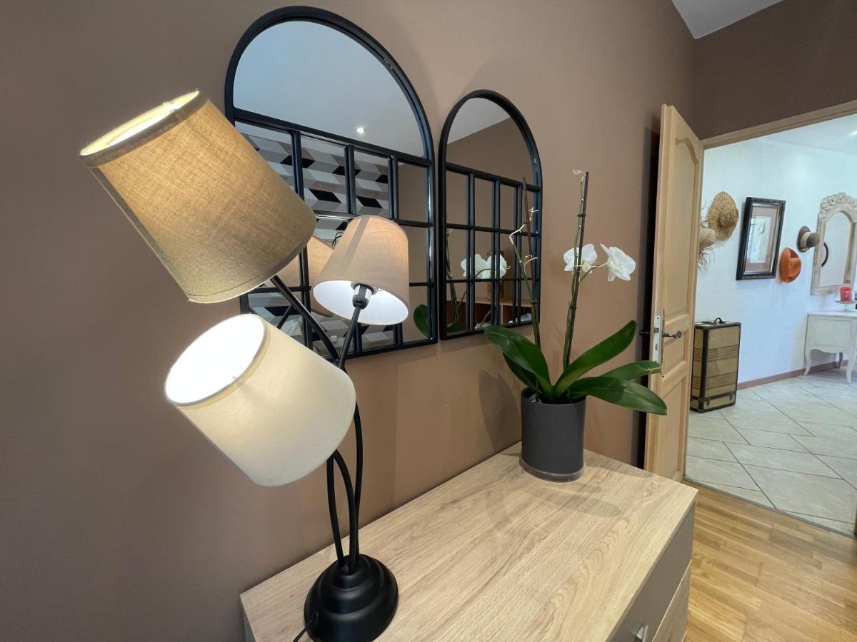Le Calme De La Garrigue Bed & Breakfast Russan Exterior photo