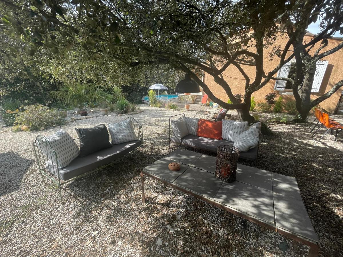Le Calme De La Garrigue Bed & Breakfast Russan Exterior photo