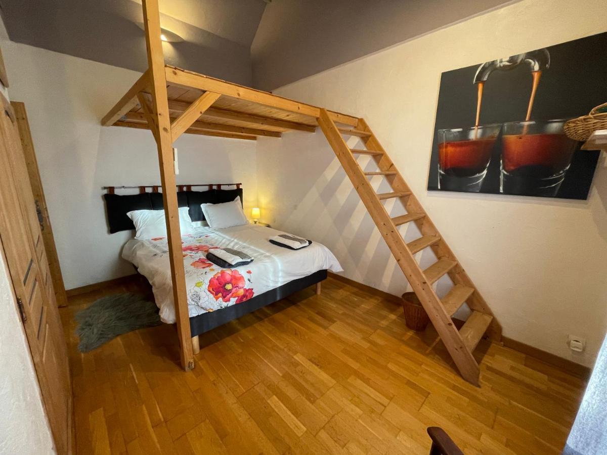 Le Calme De La Garrigue Bed & Breakfast Russan Exterior photo