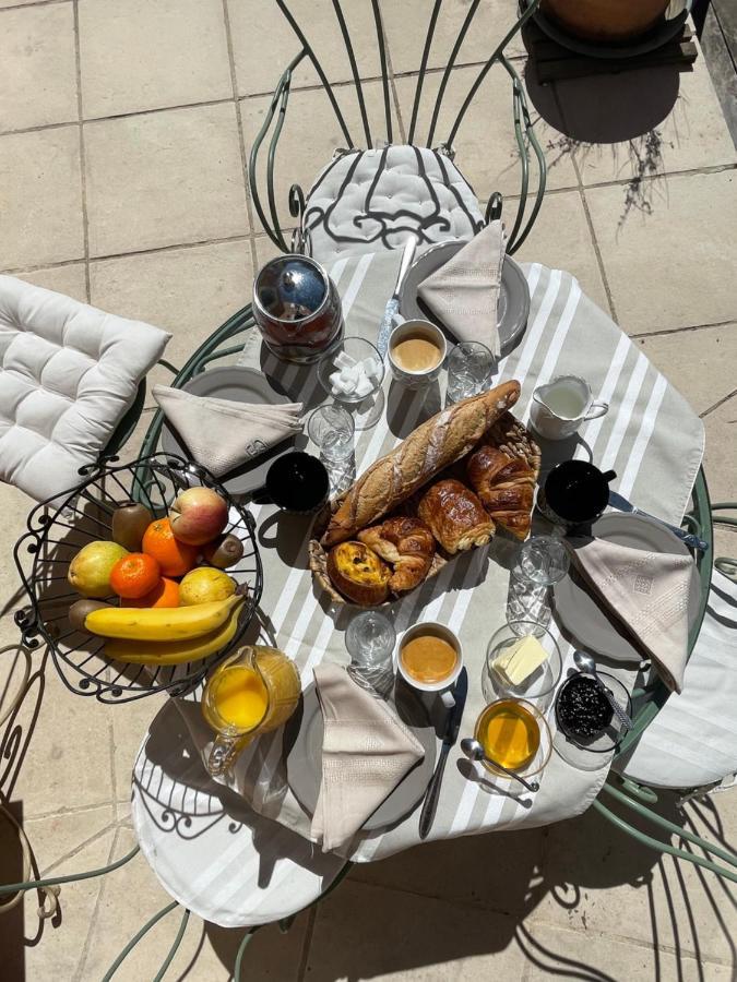 Le Calme De La Garrigue Bed & Breakfast Russan Exterior photo