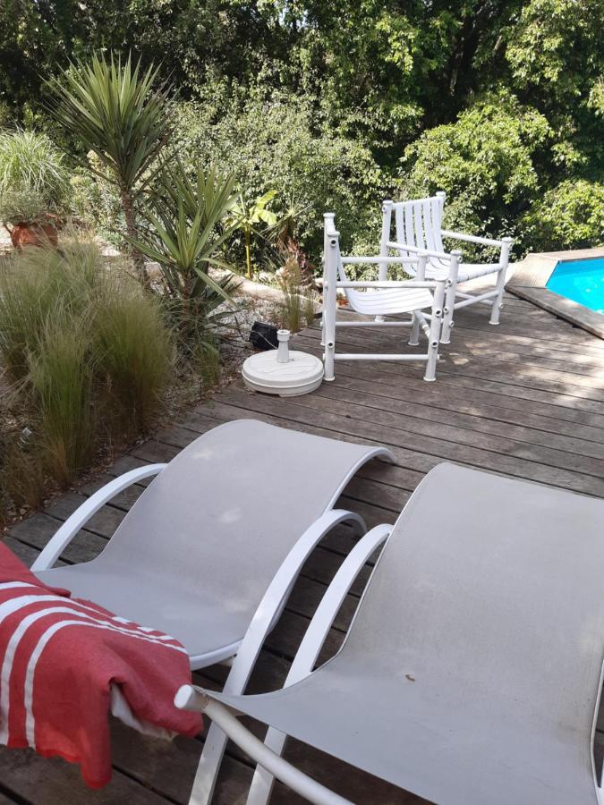 Le Calme De La Garrigue Bed & Breakfast Russan Exterior photo