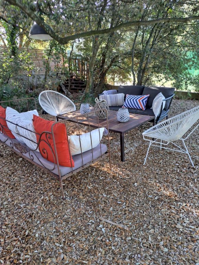 Le Calme De La Garrigue Bed & Breakfast Russan Exterior photo